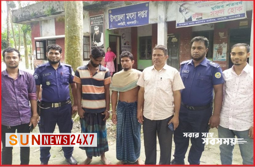 বাংলাদেশঃ নিষেধাজ্ঞা অমান্য করে ইলিশ শিকার