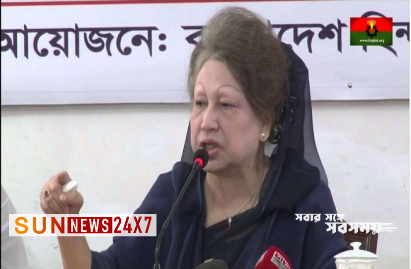 বাংলাদেশঃ নাতনির সঙ্গে ঈদ উদযাপন বাংলাদেশঃ নাতনির সঙ্গে ঈদ উদযাপন