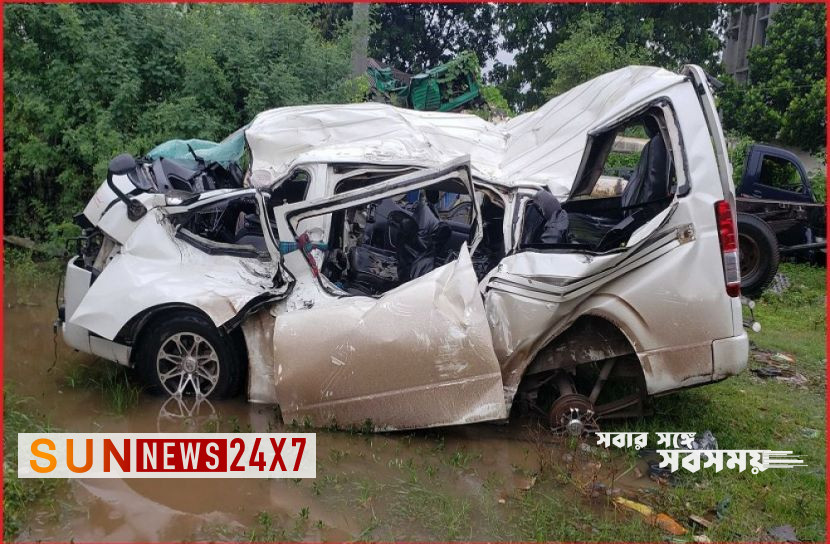 বাংলাদেশঃ ট্রাক-মাইক্রোবাস সংঘর্ষ, নিহত ৭