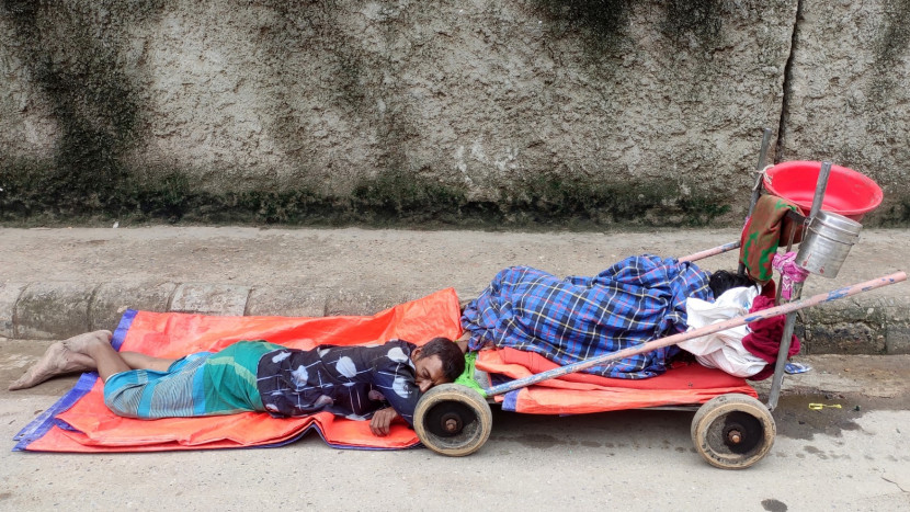 সময়টা এখানেই কেটে যায় !