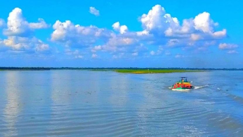 কীর্তণখোলা নদী, বরিশাল।

ছবি : ডা. আনোয়ার হোসাইন।