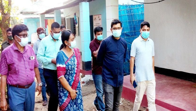 নরসিংদীতে আশ্রয়ণ প্রকল্প তদন্তের খবরে টনক নড়েছে প্রশাসনে। সংস্কার করা হচ্ছে রাতারাতি।