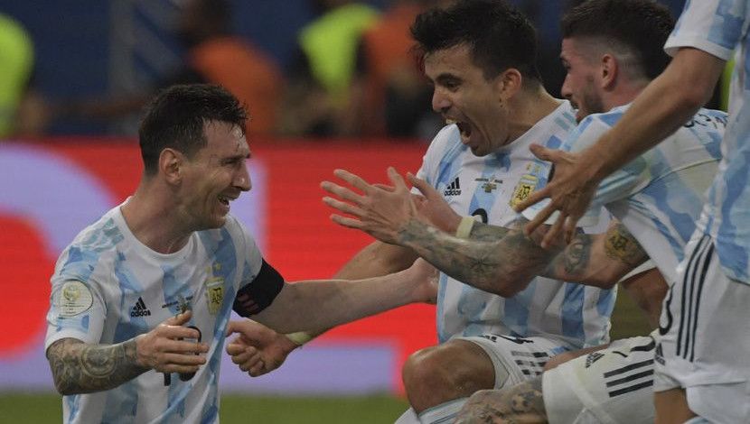 ম্যাচ শেষে আনন্দে কাঁদছেন মেসি