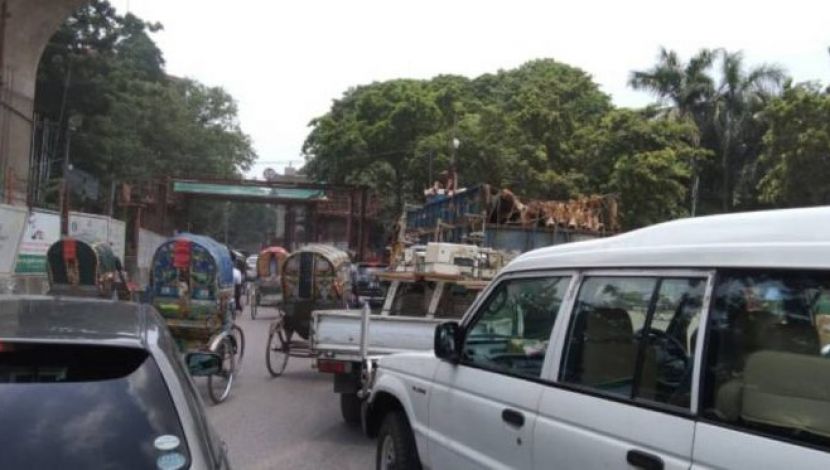 বেড়েছে যানজট ( জাহিদ রাকিব)