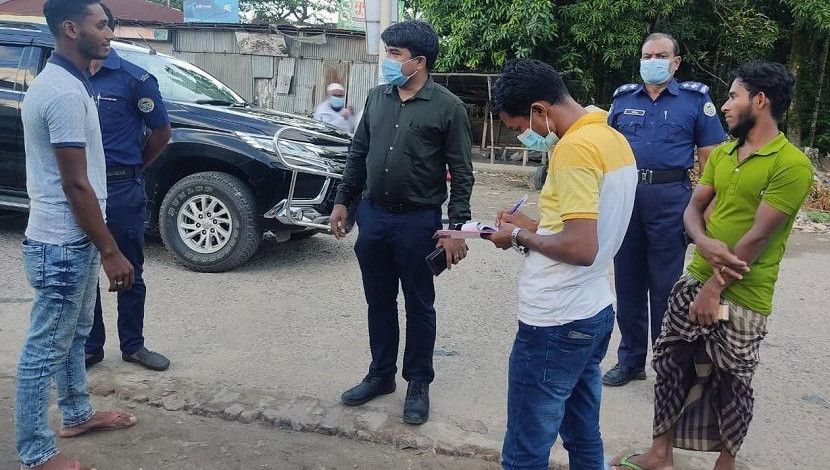 কঠোর লকডাউনে ভোলায় ভ্রাম্যমাণ আদালতে জরিমানা। ছবি: সান নিউজ।