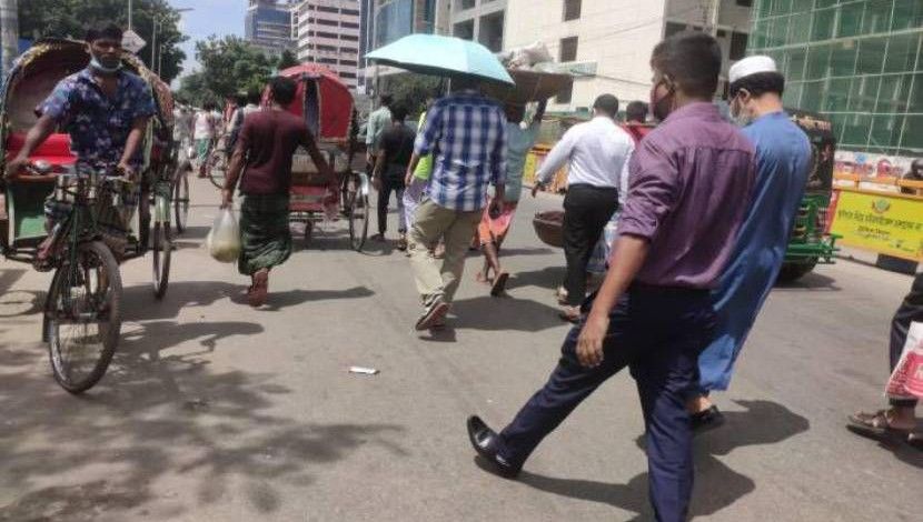 বেড়েছে মানুষ