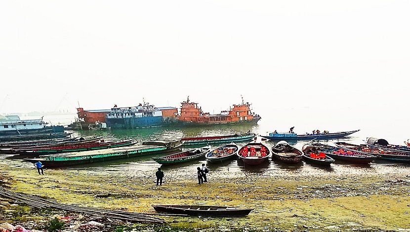 শিমুলিয়া ঘাট, মুন্সিগঞ্জ।
ছবি : ডা. আনোয়ার হোসেন।