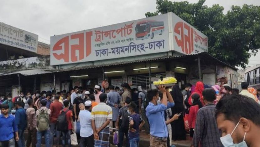 বেড়েছে ঘর মুখী মানুষের চাপ - মহাখালী বাস টার্মিনাল ,ছবি  জাহিদ রাকিব