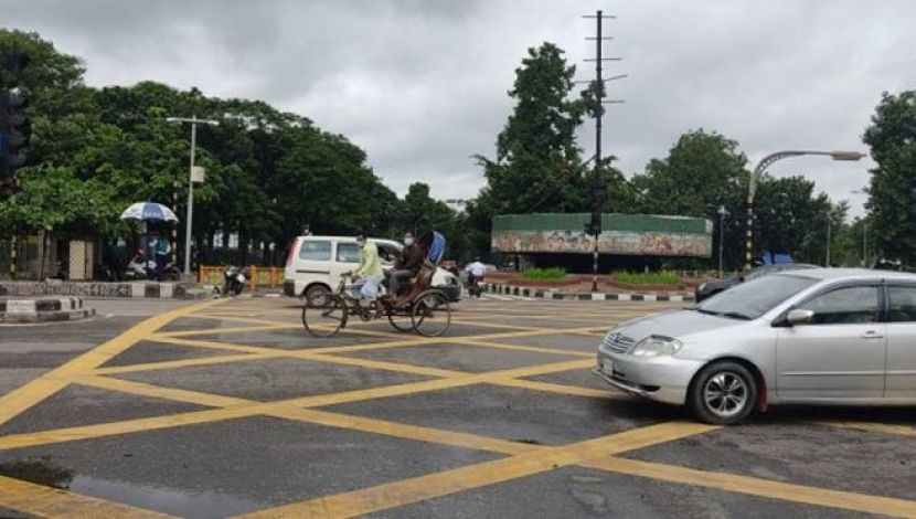 বিজয় সরণিতে নেই পুলিশের পাহারা ( ছবি. জাহিদ রাকিব)