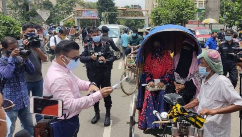 শাহবাগে র‍্যাবের চেকপোস্ট ( ছবি.জাহিদ রাকিব )