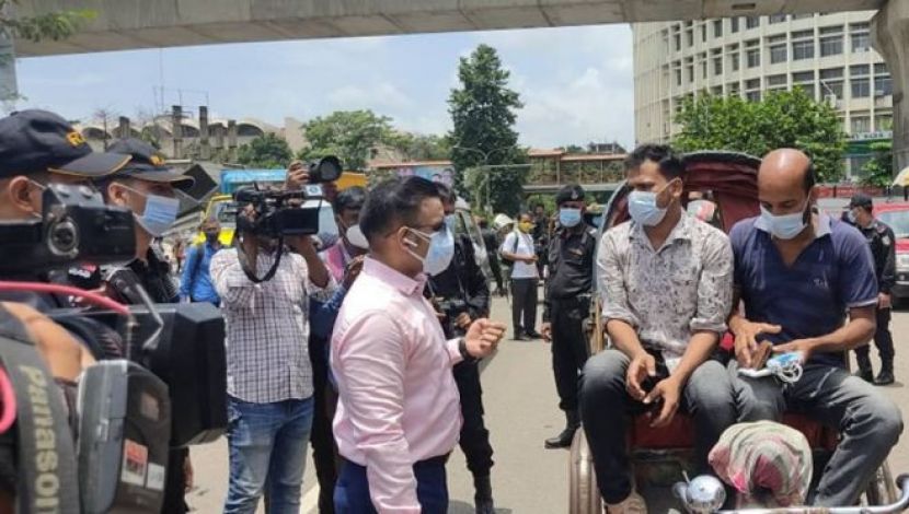 শাহবাগে র‍্যাবের চেকপোস্ট  ( ছবি.জাহিদ রাকিব )