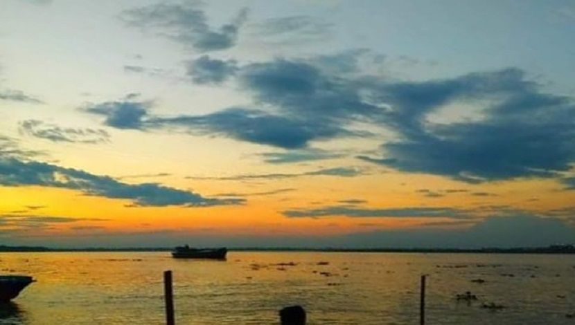 গোধূলি বেলা। পায়রা, পটুয়াখালী। ছবি : ডা. আনোয়ার হোসেন।