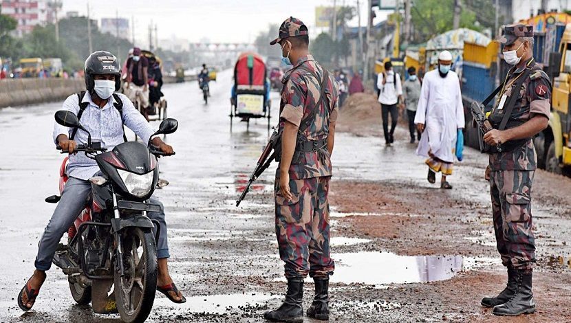 লকডাউনে  বিজিবির চেক পোস্টের ছবি: ইন্দ্রজিৎ কুমার ঘোষ