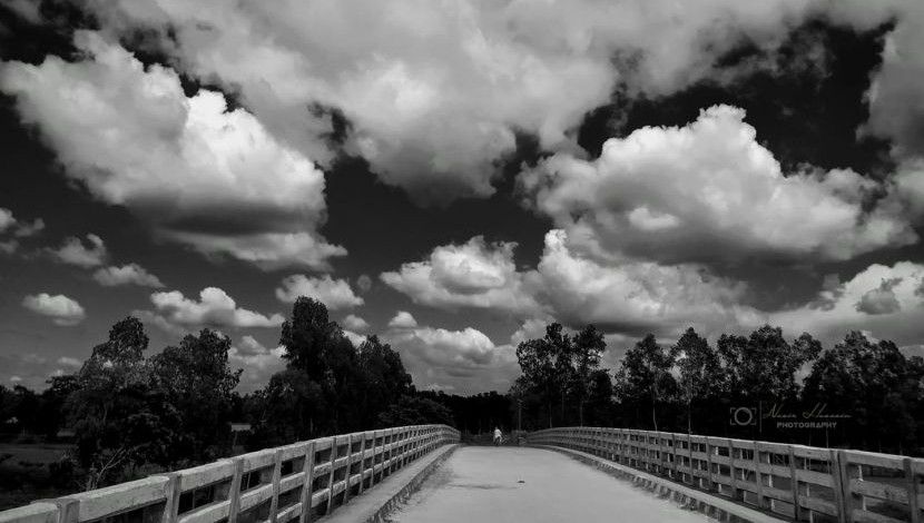 এইটা এক থমকে যাওয়া আকাশের গল্প!
টাঙ্গাইল সদর। ছবি: নাসির