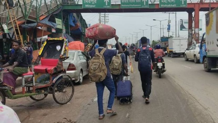 আজকেই ঢাকায় ফিরতে হবে তাই  এতো তারা হুরা । ছবি : জাহিদ রাকিব