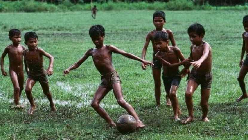 দুরন্ত শৈশব! ছবি- সামাজিক যোগাযোগ মাধ্যম থেকে সংগৃহীত।