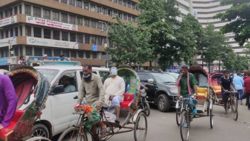আগের চেয়ে  বেড়েছে যানজট (ছবি  : সুলতানা আক্তার)