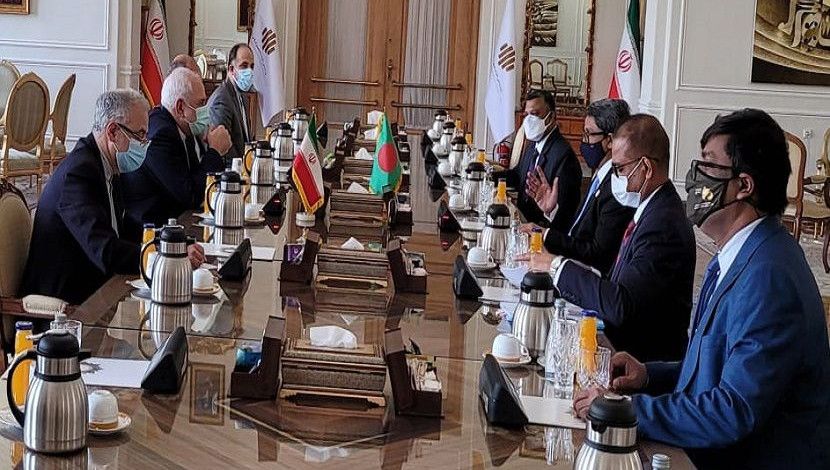 ইরানের পররাষ্ট্রমন্ত্রী জাভাদ জারিফের সাথে দ্বিপাক্ষিক বৈঠক করেন বাংলাদেশের পররাষ্ট্র প্রতিমন্ত্রী মো. শাহরিয়ার আলম, এমপি। ছবি: পররাষ্ট্র মন্ত্রণালয়।