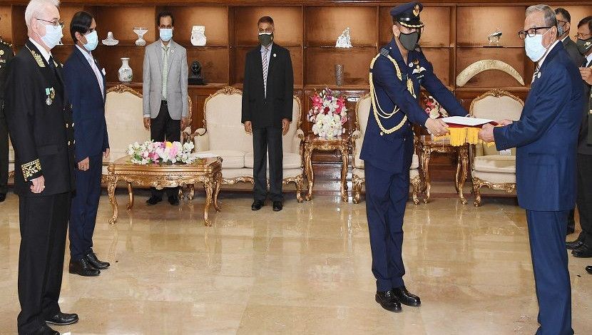 বাংলাদেশে রাশিয়ার নবনিযুক্ত রাষ্ট্রদূত আলেক্সান্দর ভিকন্তিয়েভিচ মন্তিস্কি ১২ আগস্ট বঙ্গভবনে রাষ্ট্রপতি মো. আবদুল হামিদের কাছে পরিচয়পত্র পেশ করেন। ছবি: পিআইডি