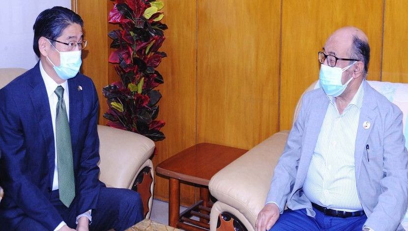 বাংলাদেশে দায়িত্বরত জাপানের রাষ্ট্রদূত ইতো নাওকি শিল্পমন্ত্রী নূরুল মজিদ মাহমুদ হুমায়ূনের সাথে বুধবার (১৮ আগস্ট) সচিবালয়ে তার সঙ্গে সাক্ষাৎ করেছেন।