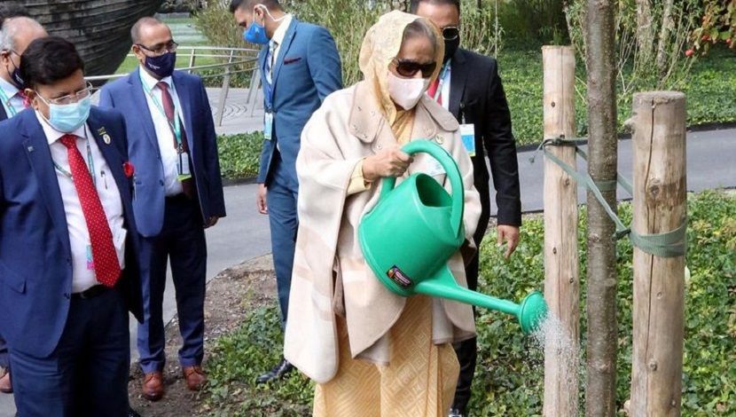 জাতির জনক বঙ্গবন্ধু শেখ মুজিবুর রহমানের জন্মশতবর্ষ উপলক্ষে জাতিসংঘে (২০ সেপ্টেম্বর) র বাগানে বৃক্ষরোপণ করেছেন প্রধানমন্ত্রী শেখ হাসিনা।