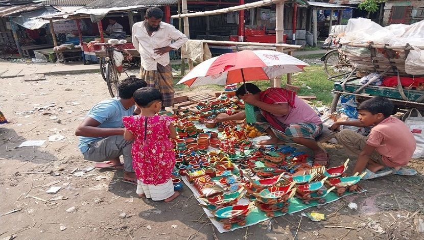 দুর্গা পূজায় গ্রাম বাংলার ঐতিহ্য।