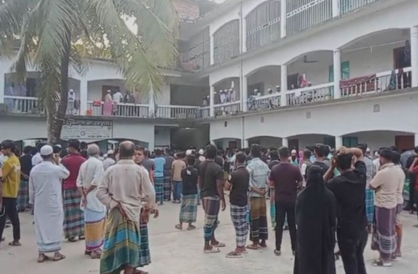 টুপি পরা নিয়ে ঝগড়া, ঘুমের মধ্যে মাদ্রাসা ছাত্রকে জবাই করে হত্যা