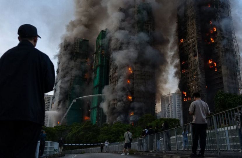 হংকংয়ে আবাসিক কমপ্লেক্সে ভয়াবহ আগুন: মৃত বেড়ে ৫৫, গ্রেফতার ৩