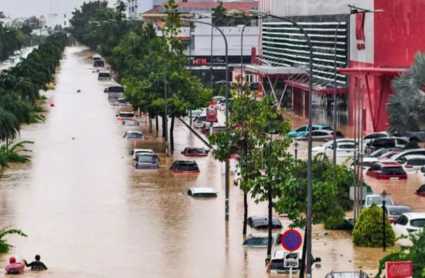 শ্রীলঙ্কা ও ইন্দোনেশিয়ায় ভয়াবহ বন্যা: ৩৭১ জনের প্রাণহানি