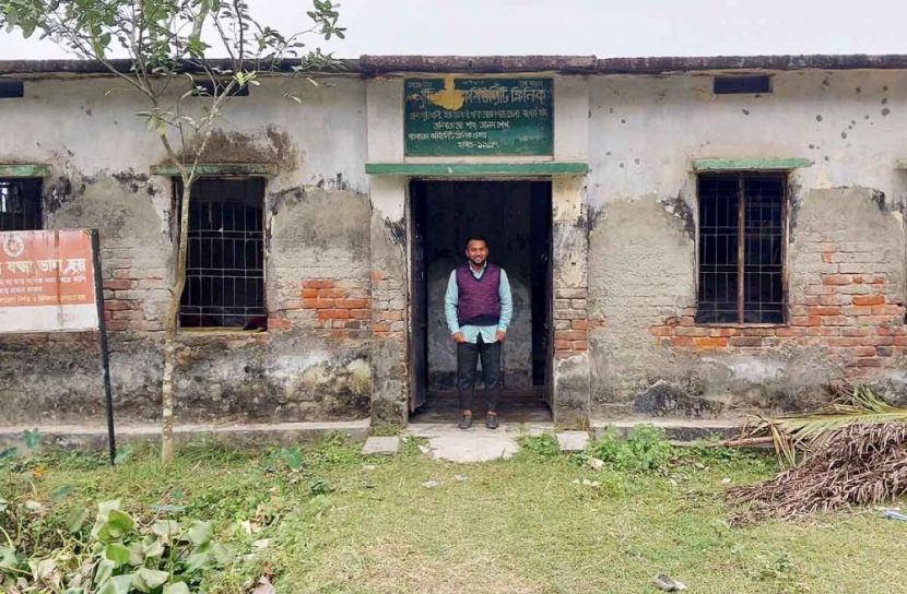 পুটিখালী কমিউনিটি ক্লিনিকের ভবন ভেঙে পড়ার আশঙ্কা