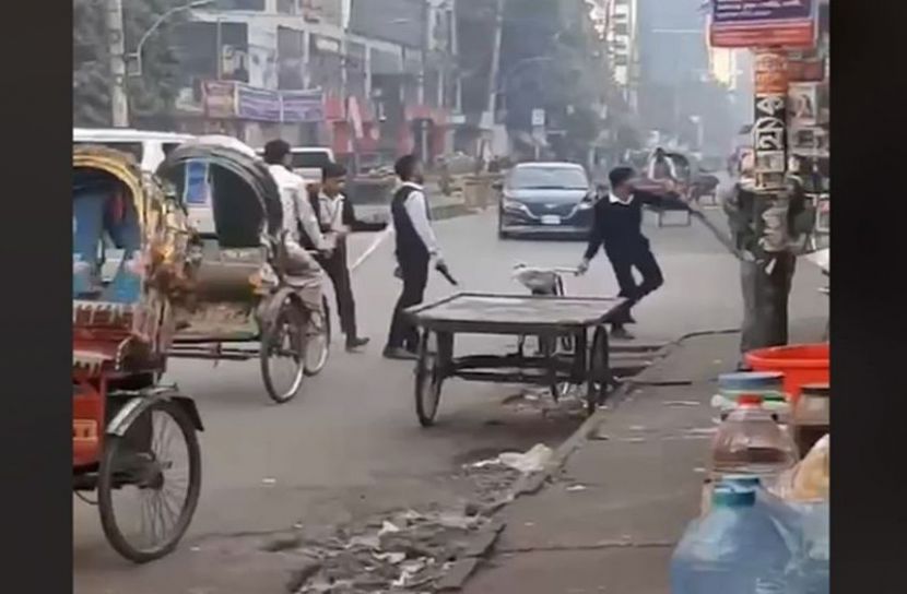 ঢাকা ও আইডিয়াল কলেজের শিক্ষার্থীদের মধ্যে মারামারি