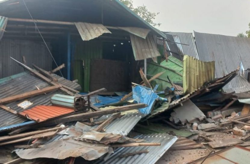 নোয়াখালীতে রেলওয়ের জায়গা থেকে ১০৭টি অবৈধ স্থাপনা উচ্ছেদ