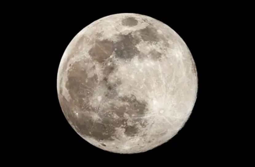 নাসার চাঁদে অভিযানের দায়িত্বে স্পেসএক্স না ব্লু অরিজিন?