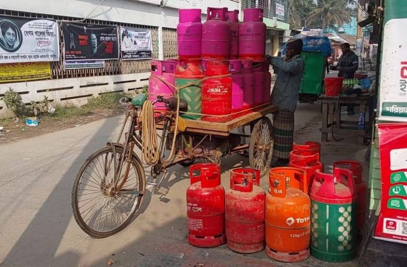 বন্ধ রয়েছে মাদারীপুরের গ্যাস সিলিন্ডার বিক্রি ও সরবরাহ