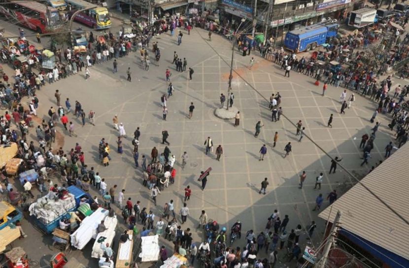 ৭ কলেজের শিক্ষার্থীদের সায়েন্স ল্যাব মোড় অবরোধ, তীব্র যানজট