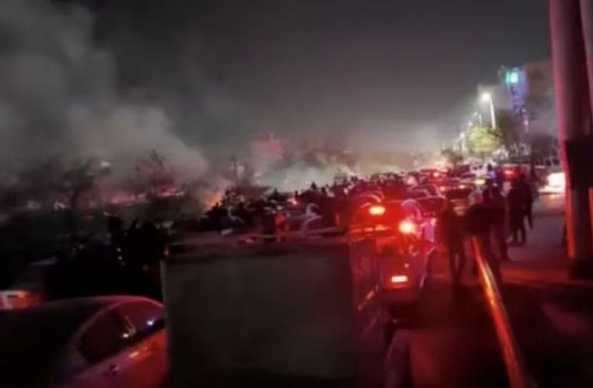 যুক্তরাষ্ট্র হামলা চালালে মার্কিন ঘাঁটিতে আঘাত হানার হুঁশিয়ারি ইরানের