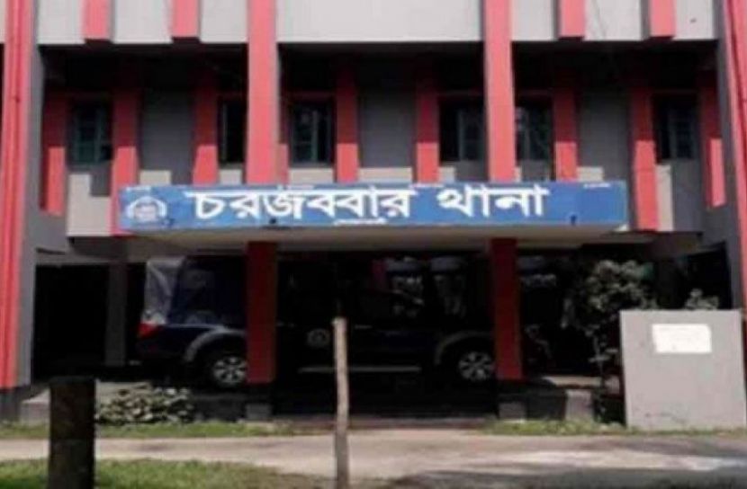 ছাত্রীকে নিয়ে পালাল প্রধান শিক্ষক, মাদ্রাসায় অগ্নিসংযোগ