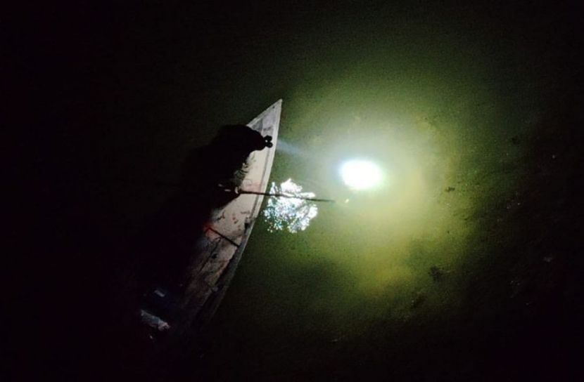 শিবচরে নিষিদ্ধ ইলেকট্রিক শকে চলছে মাছ নিধন