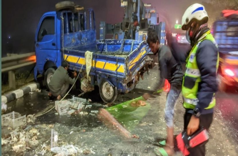 ঢাকা–মাওয়া এক্সপ্রেসওয়েতে পিকআপ উল্টে চালক নিহত, আহত ১