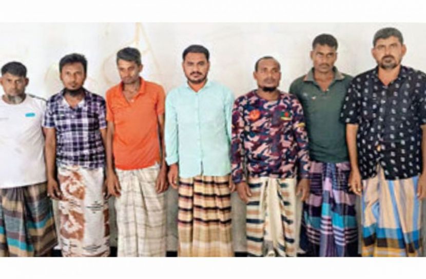 সীমান্তে পুশইনে সহায়তা করার অভিযোগে আটক ৭