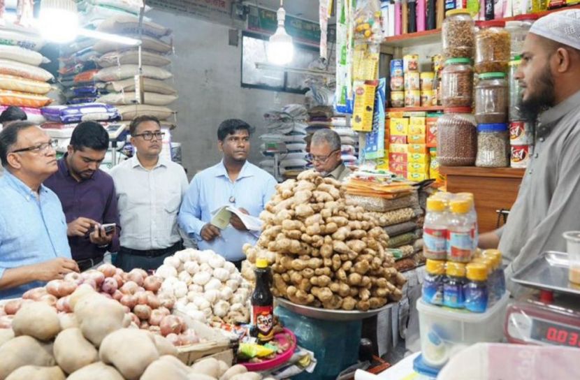 বাজারে মূল্য তালিকা টানানোর নির্দেশ প্রতিমন্ত্রীর