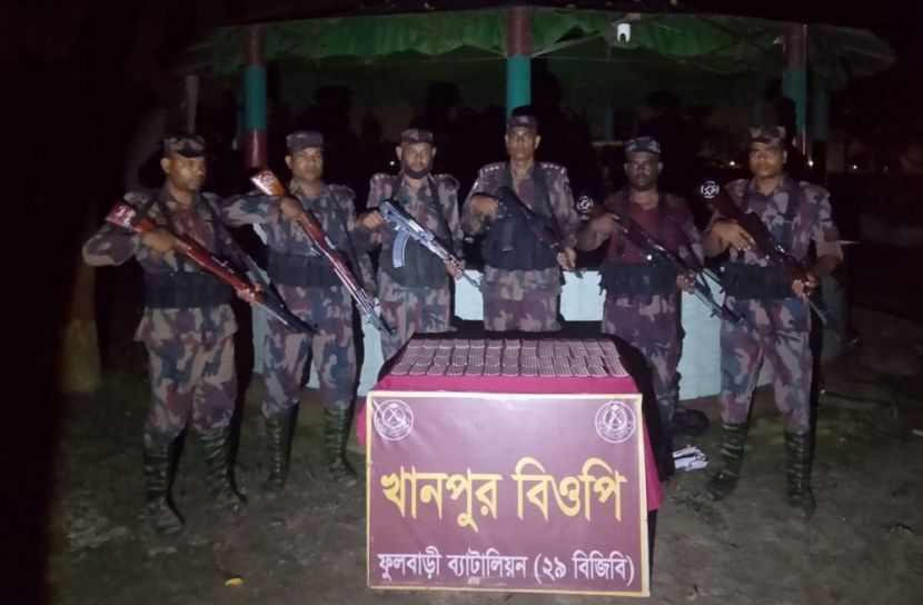 খানপুর সীমান্তে ২ লক্ষ ৪০ হাজার টাকার মাদক আটক