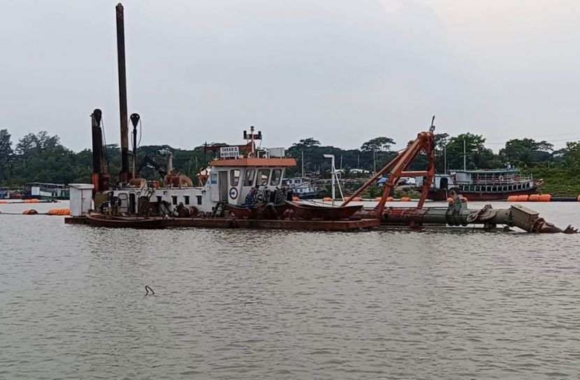 সাড়ে ৬ বছর পর শেষ হচ্ছে মোংলা বন্দরের মেগা ড্রেজিং প্রকল্প   