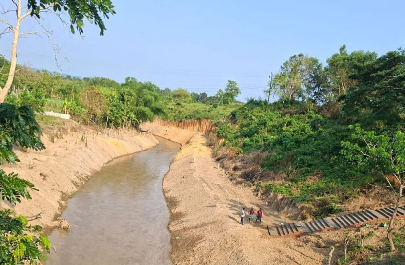 গুইমারা উপজেলায় প্রথম ধাপে খাল খনন কাজ সম্পন্ন