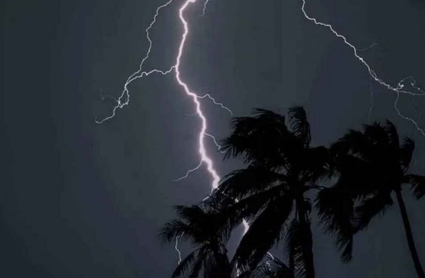 সন্ধ্যার মধ্যে ঢাকায় বজ্রসহ বৃষ্টির সম্ভাবনা