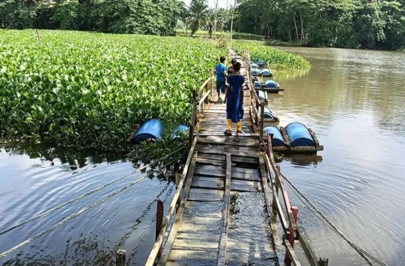 সেতু নির্মাণে ৬ বছরের বিলম্ব, দুর্ভোগ চরম