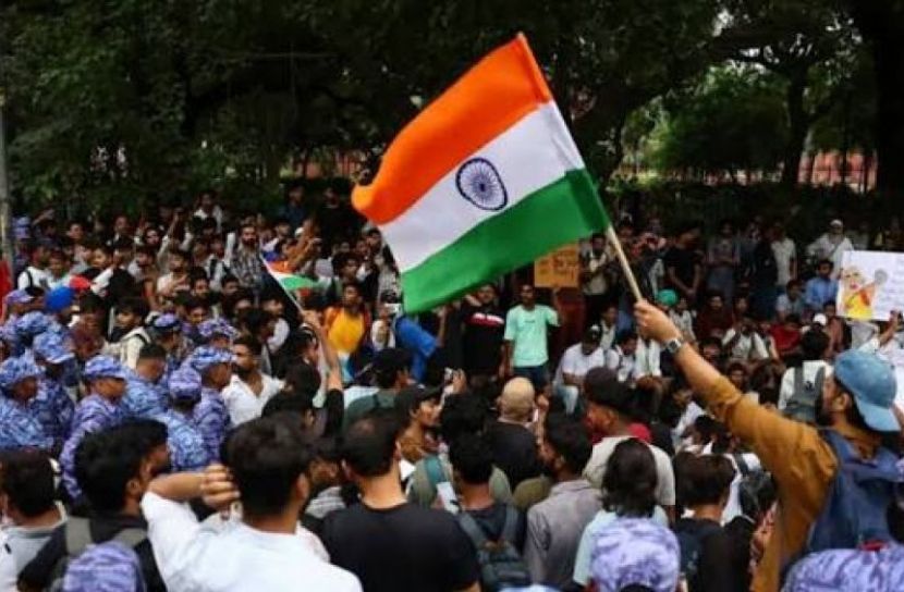 প্রেমের ‘নতুন ঠিকানা’ আন্দোলনের মিছিল