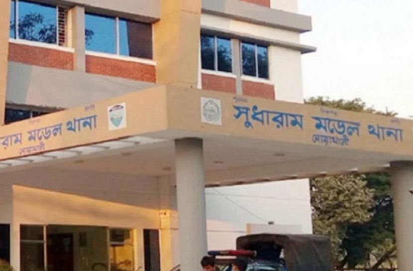 নোয়াখালীতে ব্যবসায়ীর বাড়িতে  ডাকাতি, আহত ৫