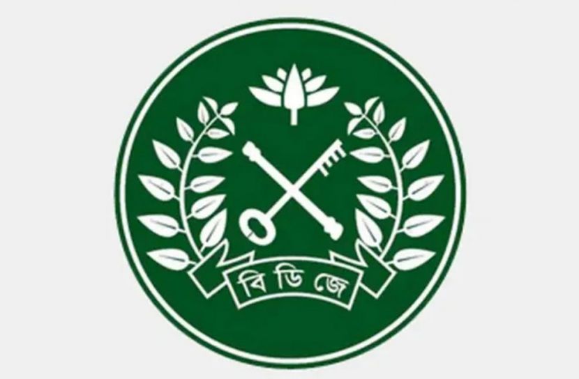 কারাগারের ছবি-ভিডিও প্রচারের ঘটনায় ৫০ কারারক্ষীকে তলব  