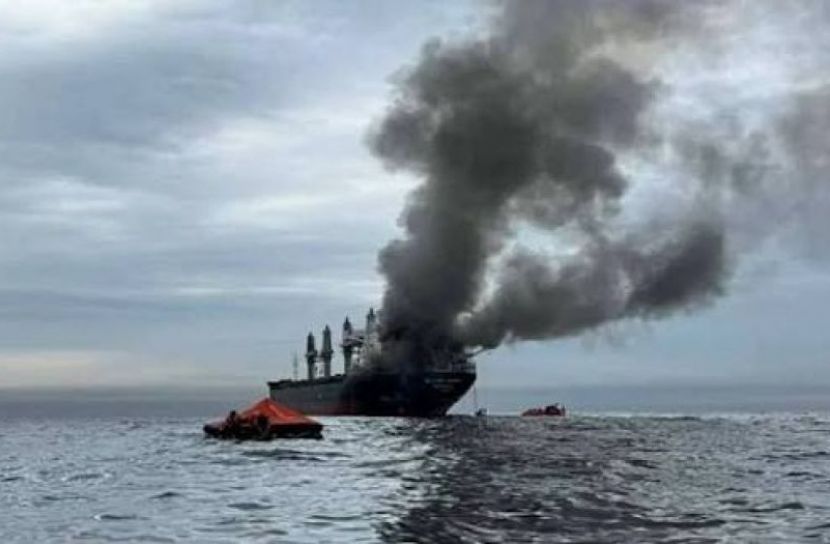 লোহিত সাগরে ডুবে গেল ভারতীয় জাহাজ, ১৪ নাবিক উদ্ধার